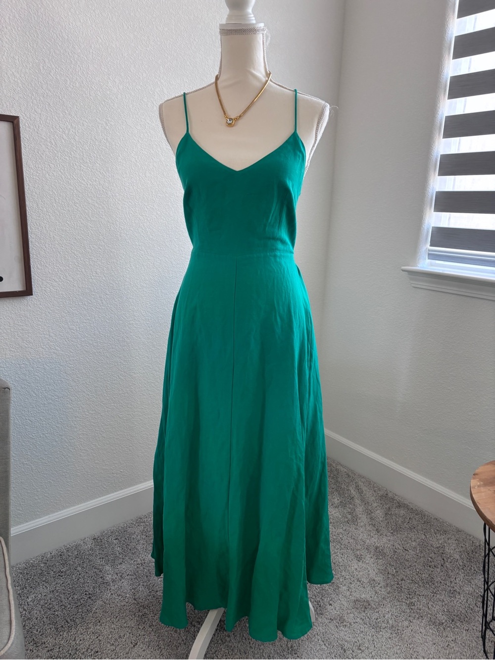 Oysho Women's Emerald Green Slip Midi Dress - Classic V-Neck Spaghetti Strap